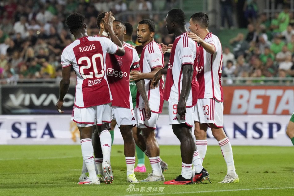 滑雪运动的 滑雪运动的